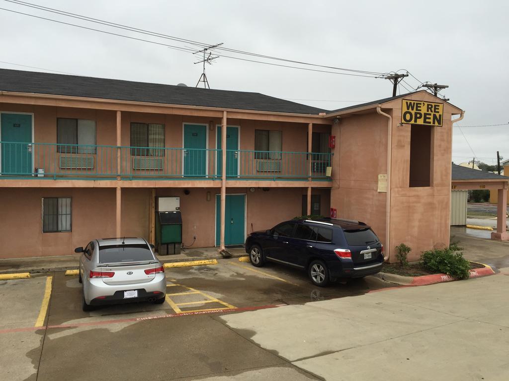 Crown Inn Grand Prairie Esterno foto