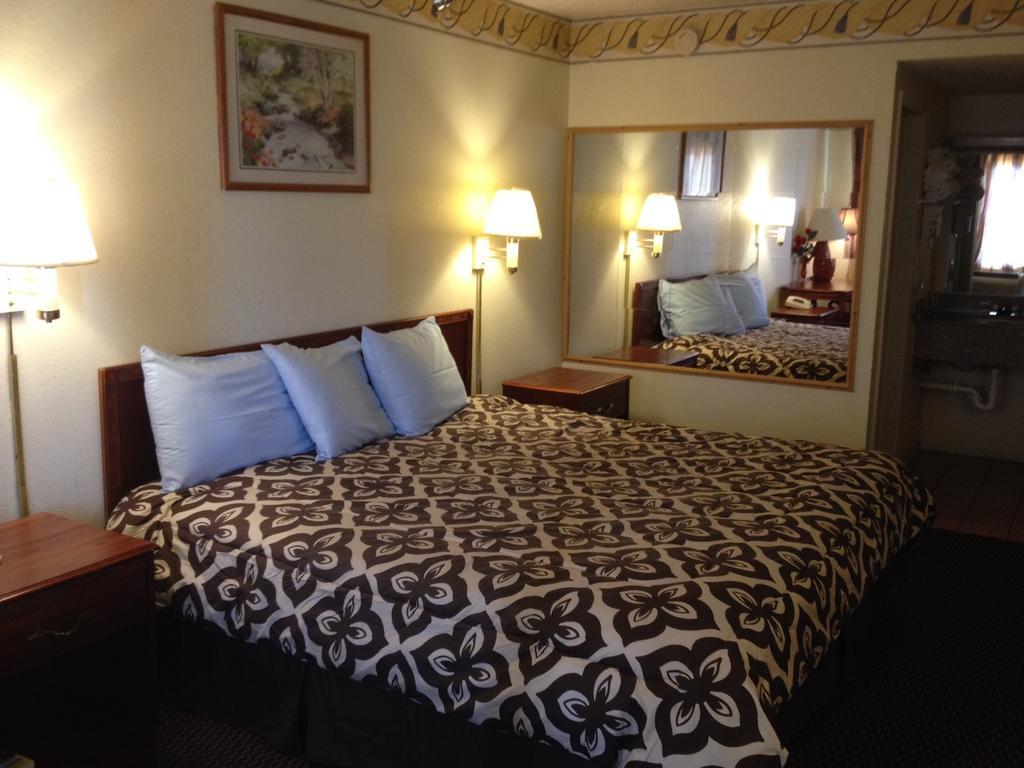 Crown Inn Grand Prairie Camera foto
