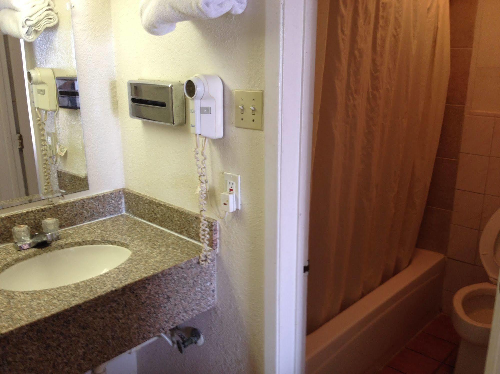 Crown Inn Grand Prairie Esterno foto