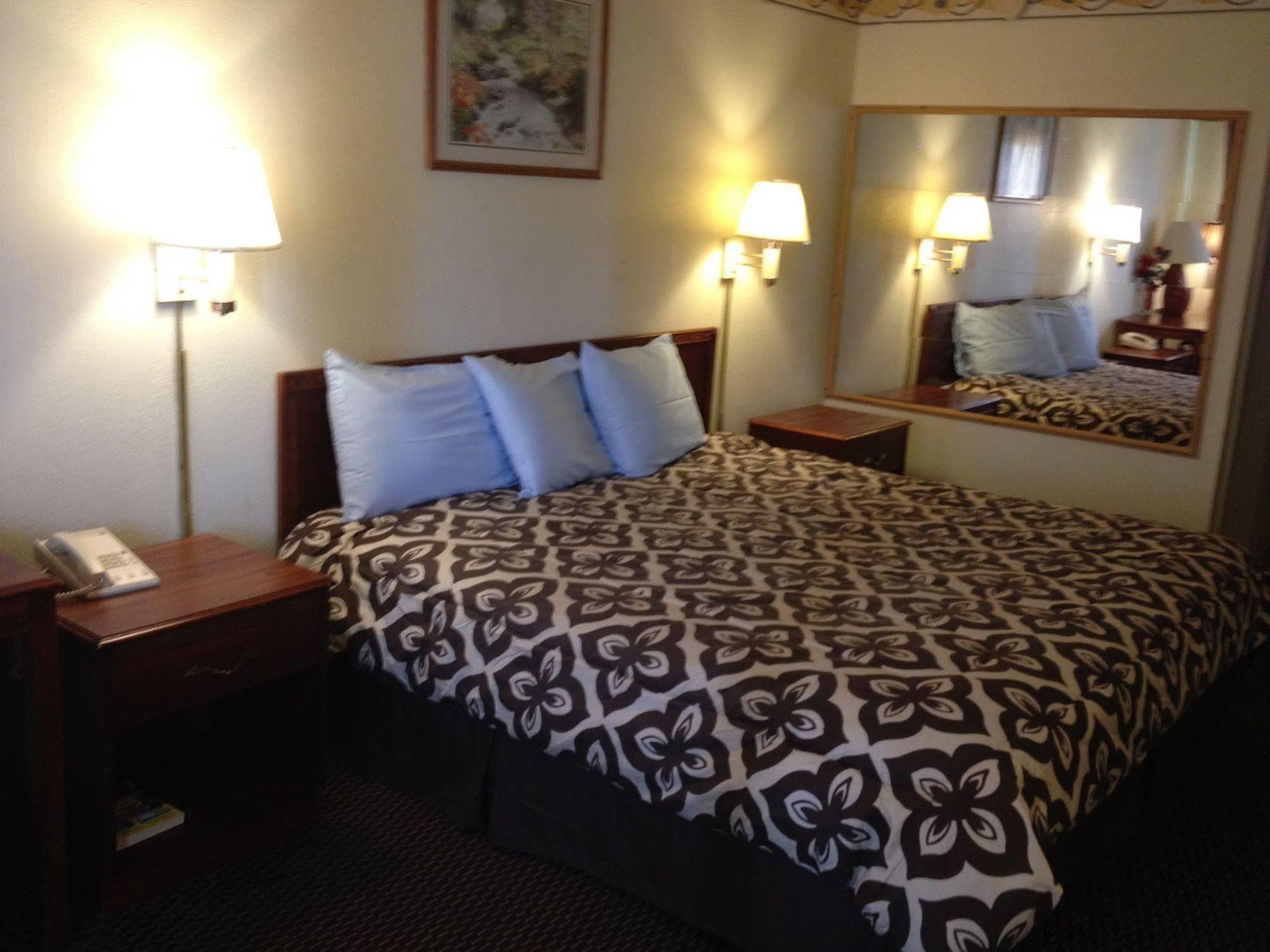 Crown Inn Grand Prairie Esterno foto